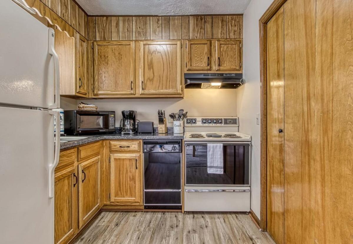 Pinecrest Townhomes-1King-2Queen Unit-Updated Pigeon Forge Kültér fotó